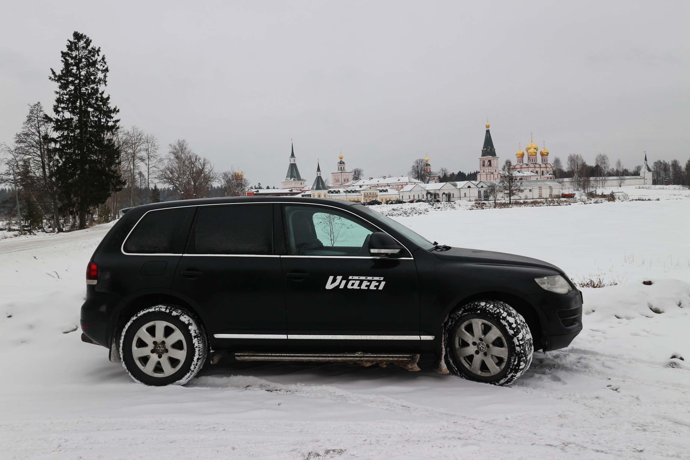 Какая резина лучше шипованная или липучка для зимы