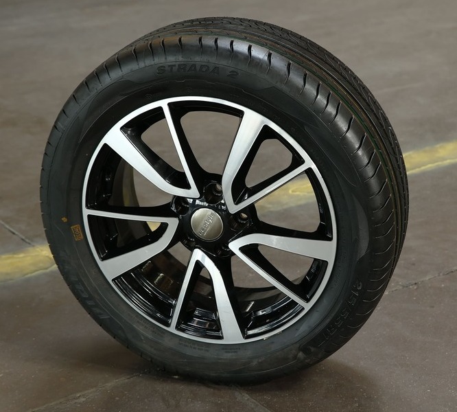 KAMA TYRES выпустил 500-миллионную шину.jpg
