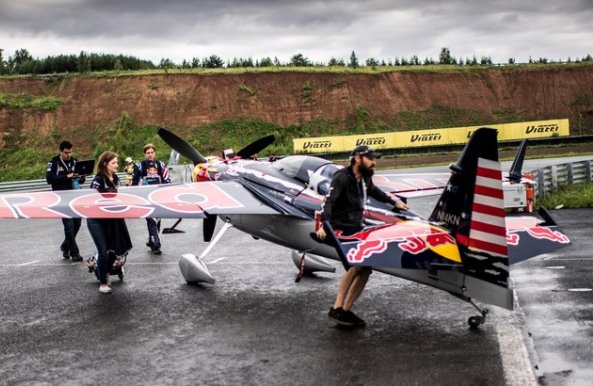 REDBULL1.jpg REDBULL1.jpg
